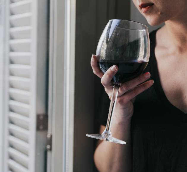 woman-smelling-wine